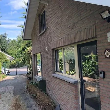 House With Sauna, 20km To Antwerp 4 Tot 6p Сasa de vacaciones Putte